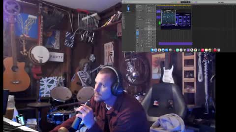 Snapshot of jameswebbscope chatting on October 14, 2:23 am Jameswebbscope online show from October 14, 2:23 am