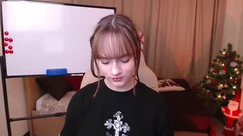 jamie_chung online show from December 18, 5:13 am