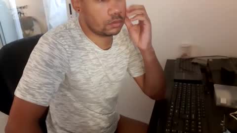 Snapshot of jamielonnas chatting on March 2, 4:58 am Jamie Lonnas online show from March 2, 4:58 am