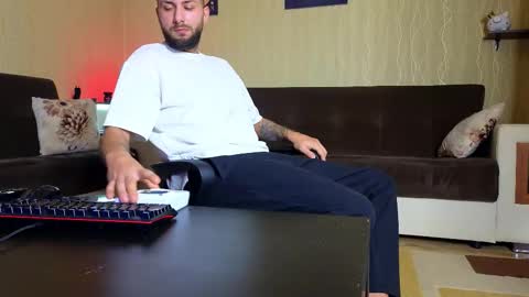 Snapshot of jamienoxus chatting on October 18, 8:48 am Robbie online show from October 18, 8:48 am