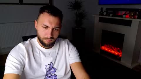 Snapshot of jamienoxus chatting on November 23, 8:03 am Robbie online show from November 23, 8:03 am