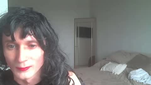 Snapshot of jane_cd chatting on June 2, 8:38 am jane_cd online show from June 2, 8:38 am