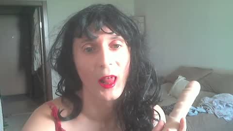 Snapshot of jane_cd chatting on June 9, 8:37 am jane_cd online show from June 9, 8:37 am