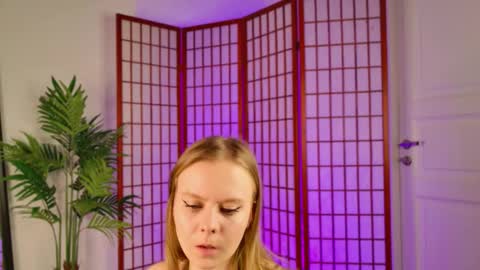 Snapshot of jane_westt chatting on March 13, 1:40 pm jane_westt online show from March 13, 1:40 pm