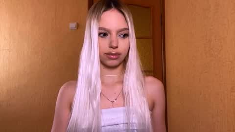 Snapshot of janeanjourneay chatting on March 10, 9:03 am Kary online show from March 10, 9:03 am