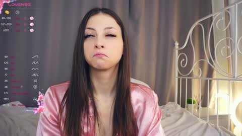 Jennifer  online show from February 7, 11:12 am