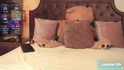 JaneDevine online show from March 26, 6:41 am