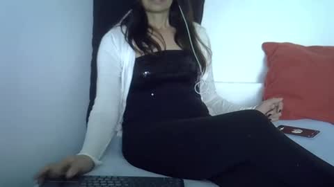 Snapshot of janehotmilf chatting on March 1, 10:13 am janehotmilf online show from March 1, 10:13 am