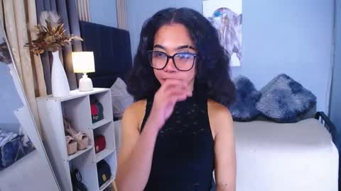 Snapshot of janemonet chatting on December 13, 11:28 pm janemonet online show from December 13, 11:28 pm