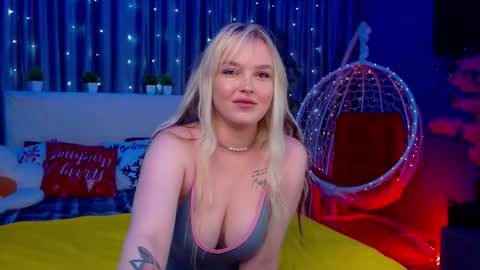 Snapshot of janeosweetah chatting on February 12, 10:38 pm lola online show from February 12, 10:38 pm