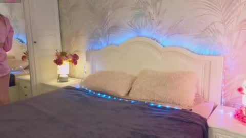 janepuff online show from November 21, 6:34 am