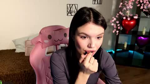 Snapshot of janetcensley chatting on March 24, 9:25 am Alexia online show from March 24, 9:25 am