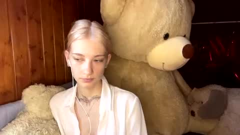 Elsa online show from June 29, 8:09 am