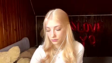 Elsa online show from July 4, 8:09 am