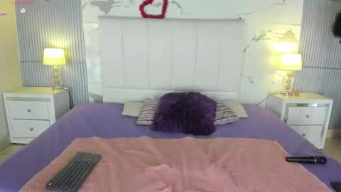 janick_baker online show from December 2, 12:10 pm