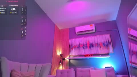 Snapshot of janinne_lu chatting on March 25, 11:05 am Janinne online show from March 25, 11:05 am