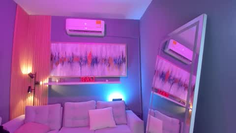 Snapshot of janinne_lu chatting on March 26, 10:54 am Janinne online show from March 26, 10:54 am