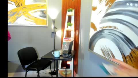 Snapshot of janinne_lu chatting on April 1, 11:55 am Janinne online show from April 1, 11:55 am