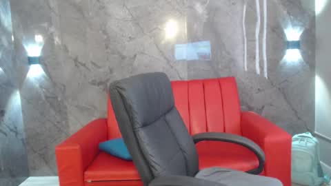 Jan online show from October 17, 8:00 pm