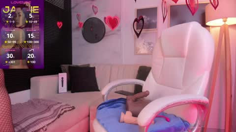 Snapshot of janne_lee chatting on February 8, 9:46 pm Janne for u online show from February 8, 9:46 pm