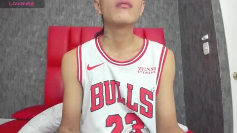 Snapshot of jannerkenzo chatting on March 21, 3:22 am J A N N E R online show from March 21, 3:22 am