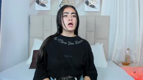 Jaslyn online show from December 28, 4:30 pm