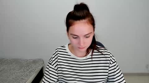 jasmi_girl online show from December 10, 11:54 am