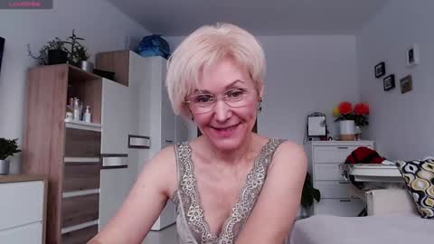 Snapshot of jasmin18v chatting on November 29, 8:39 am Jasmin room for people 40 online show from November 29, 8:39 am