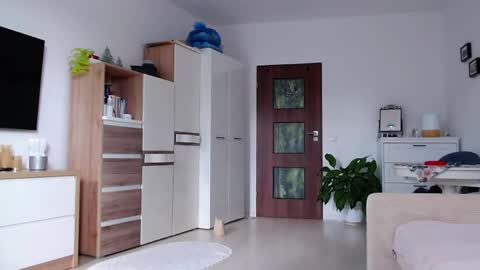 Jasmin room for people 40 online show from June 6, 1:05 pm
