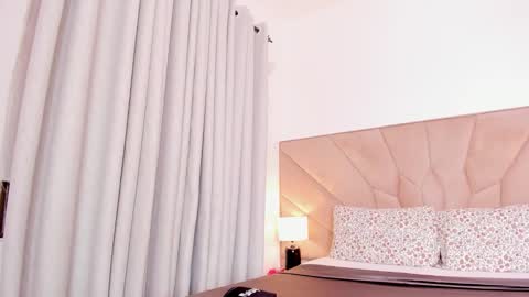 Snapshot of jasmin_melons chatting on November 13, 4:22 am jasmin_melons online show from November 13, 4:22 am