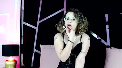Snapshot of jasmin_voss chatting on October 23, 6:23 am Jasmin online show from October 23, 6:23 am