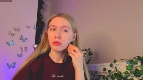 Snapshot of jasmindoroti chatting on February 21, 7:09 am Chloe online show from February 21, 7:09 am