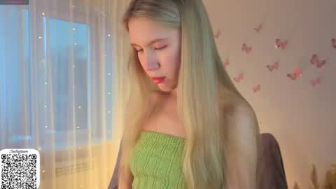 Snapshot of jasmindoroti chatting on February 23, 7:06 am Chloe online show from February 23, 7:06 am