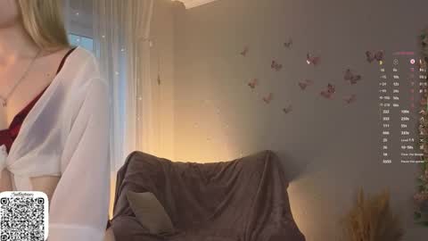 Snapshot of jasmindoroti chatting on March 27, 8:26 am Chloe online show from March 27, 8:26 am