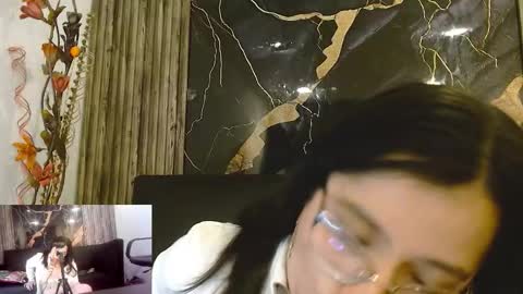 Snapshot of jasmine609087 chatting on December 5, 3:52 pm jasmine609087 online show from December 5, 3:52 pm