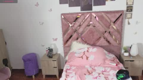 Snapshot of jasmine_1526 chatting on November 18, 10:52 am JASMINE online show from November 18, 10:52 am