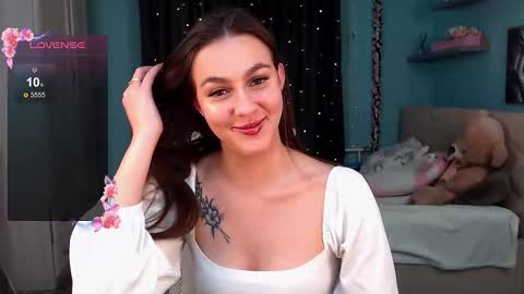 Jasmine online show from October 28, 9:28 pm