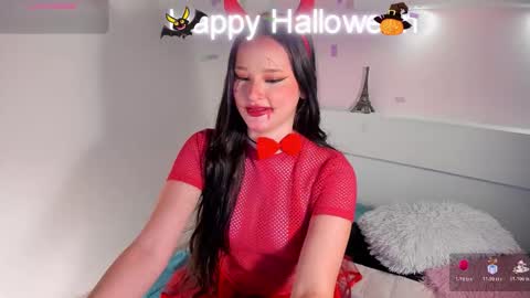 Jazmin online show from October 31, 8:32 pm