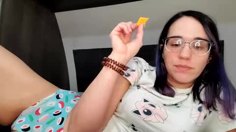 jasmineelizabeth online show from January 26, 10:45 am