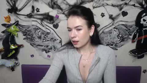 JasmineKouch online show from November 9, 6:23 am