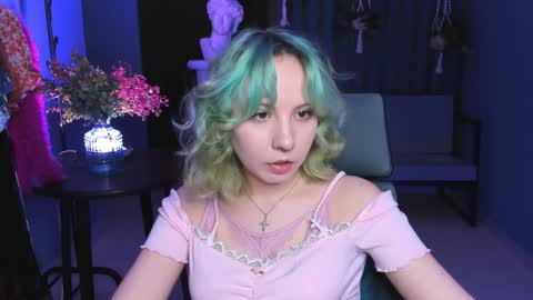 Jasmine online show from December 19, 8:13 am