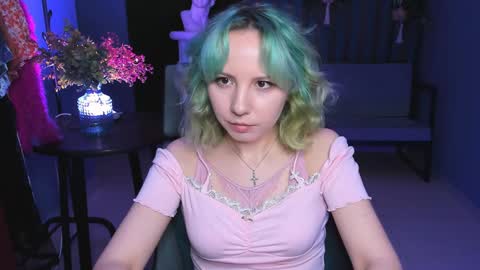 Jasmine online show from December 19, 11:18 am