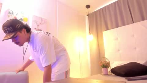 Snapshot of jason_23__ chatting on March 27, 7:35 pm Jason Briian online show from March 27, 7:35 pm