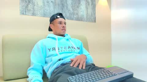 Jason online show from February 10, 8:24 pm