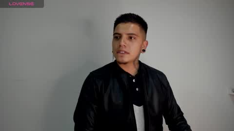 Snapshot of jasonxx13 chatting on December 15, 7:51 pm Jason online show from December 15, 7:51 pm