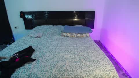 jaspeer__ online show from July 17, 5:18 pm