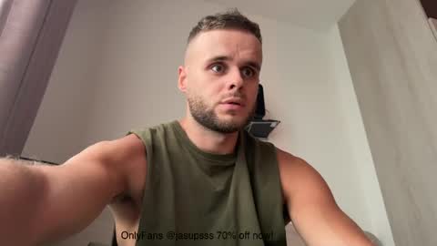 Snapshot of jasper_sweet_arce chatting on April 9, 11:15 am Alex and Max beard online show from April 9, 11:15 am