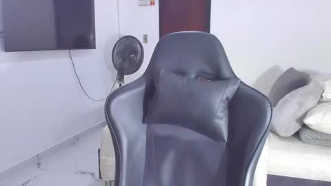 JBrooksXx online show from January 13, 12:51 am