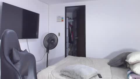 JBrooksXx online show from January 14, 12:43 am