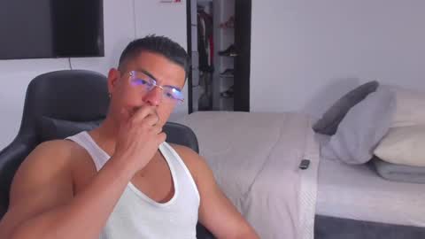 JBrooksXx online show from January 14, 8:15 pm
